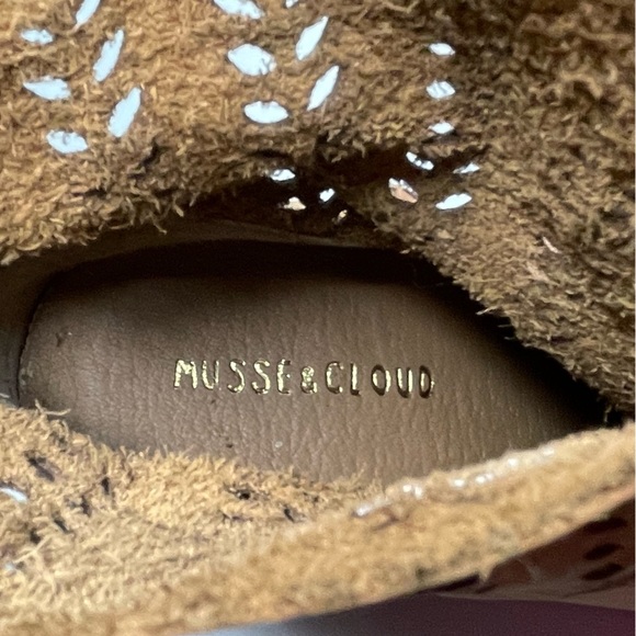 Musse & Cloud Ankle Bootie Suede Laser Cut Anthropology Sz 10 - Picture 10 of 10